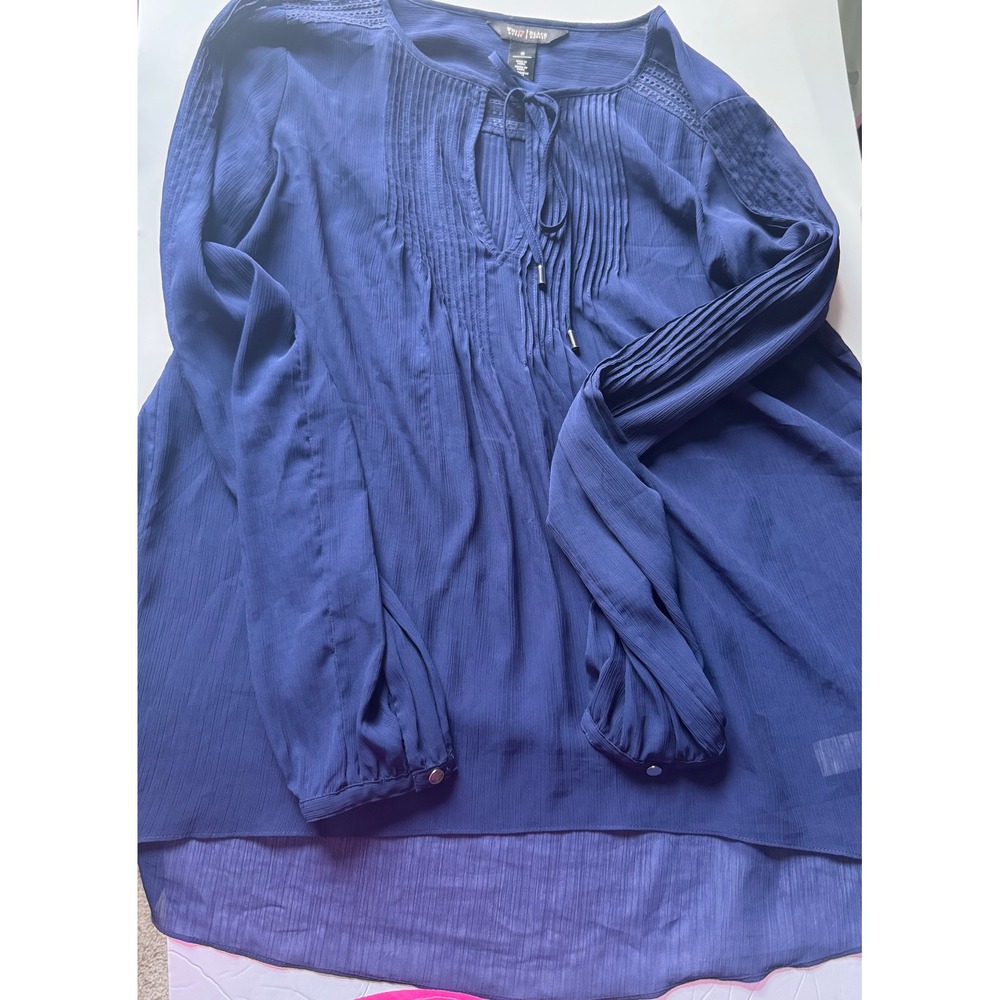 White House Black Market Navy Blue Pintuck Lace Trim Tie Neck Blouse Size 10